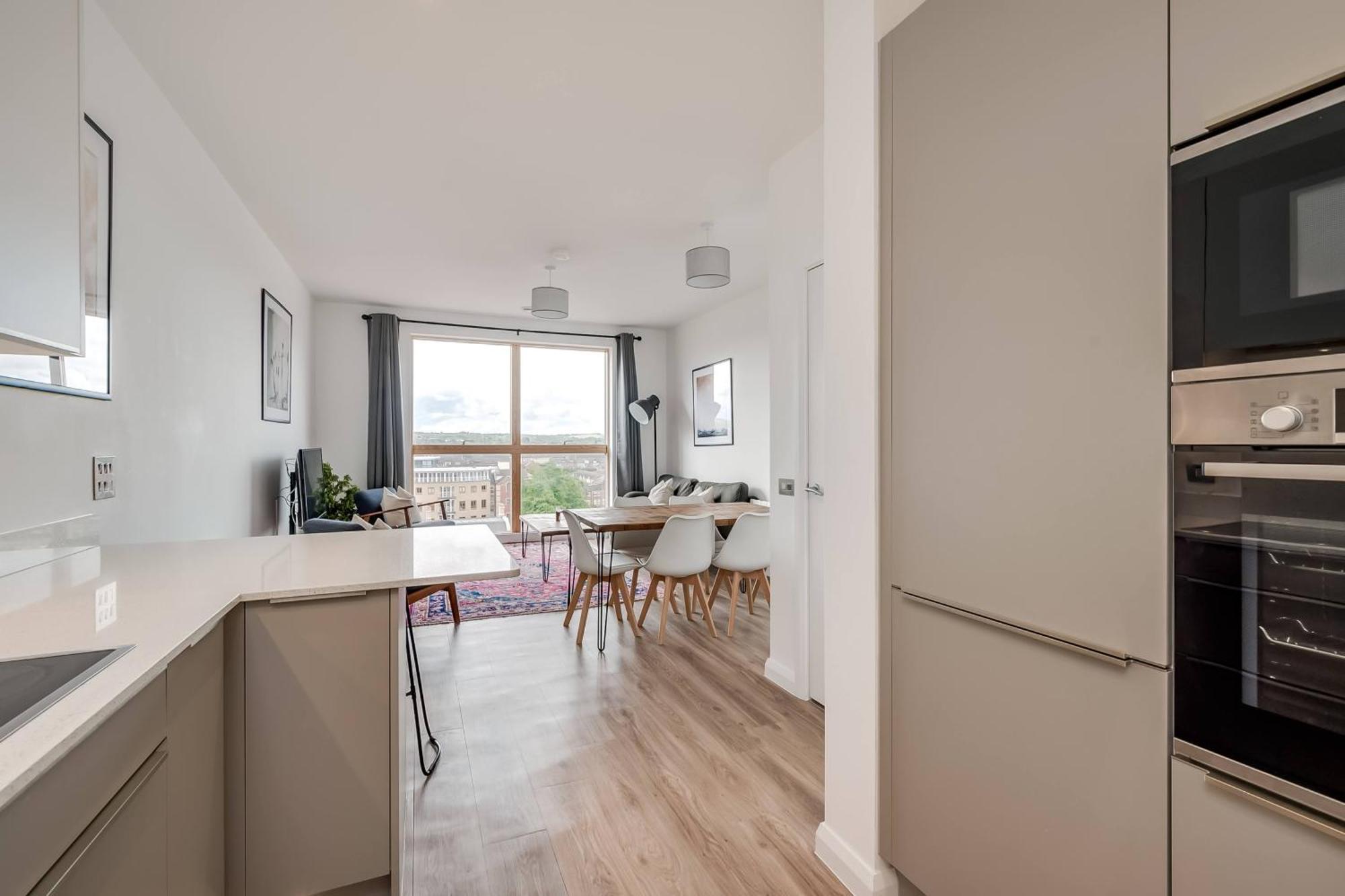 Premium Corporate & Family-friendly In *