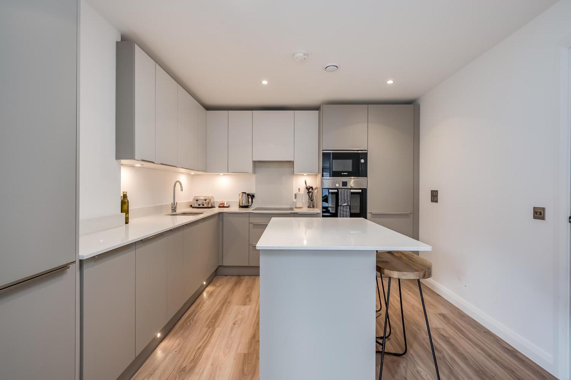 Premium Corporate & Family-friendly In *